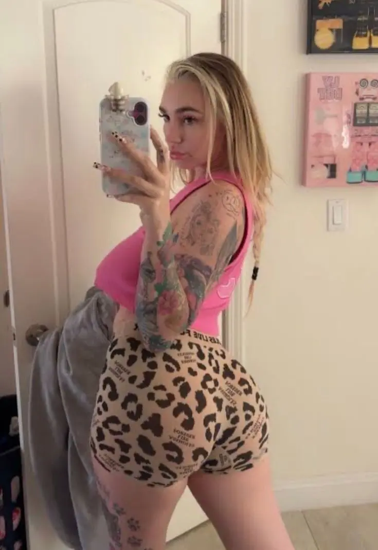 hacib86058 (18) female from DK - sexting partner