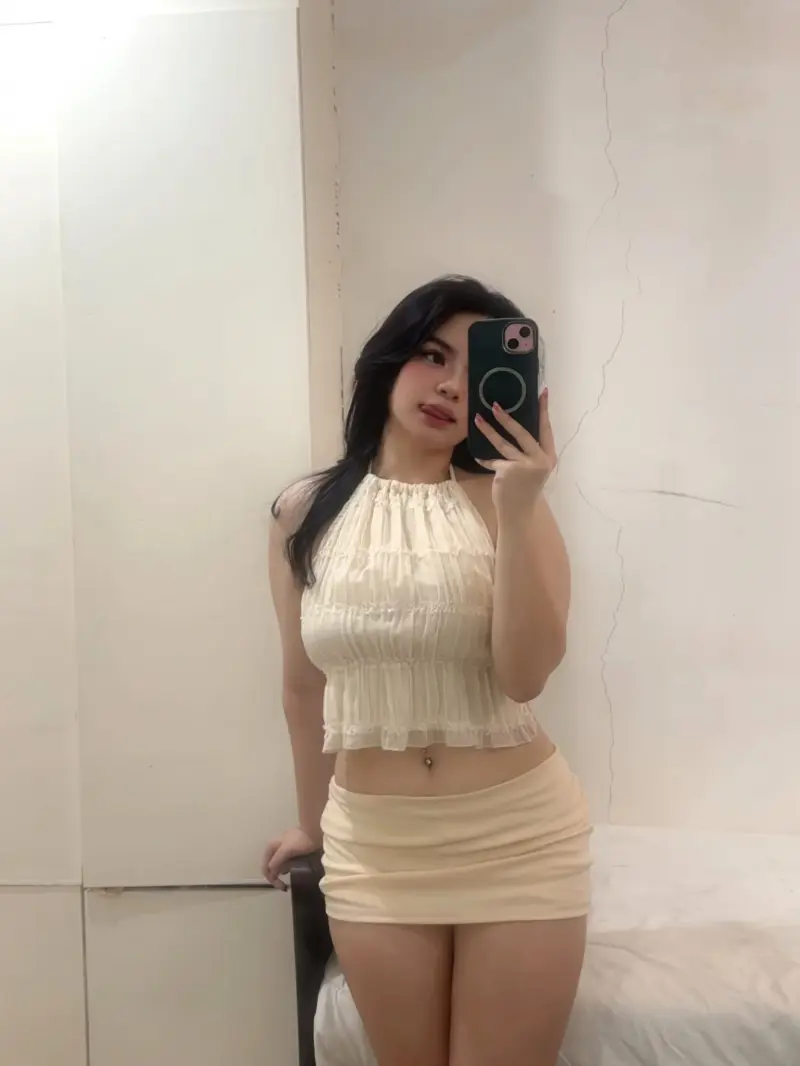 hafed89300 (18) female from GB - sexting partner