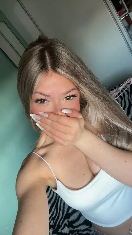 halego1767 (26) female from NL - sexting partner