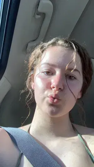 hamikit484 (18) female from GB - sexting partner