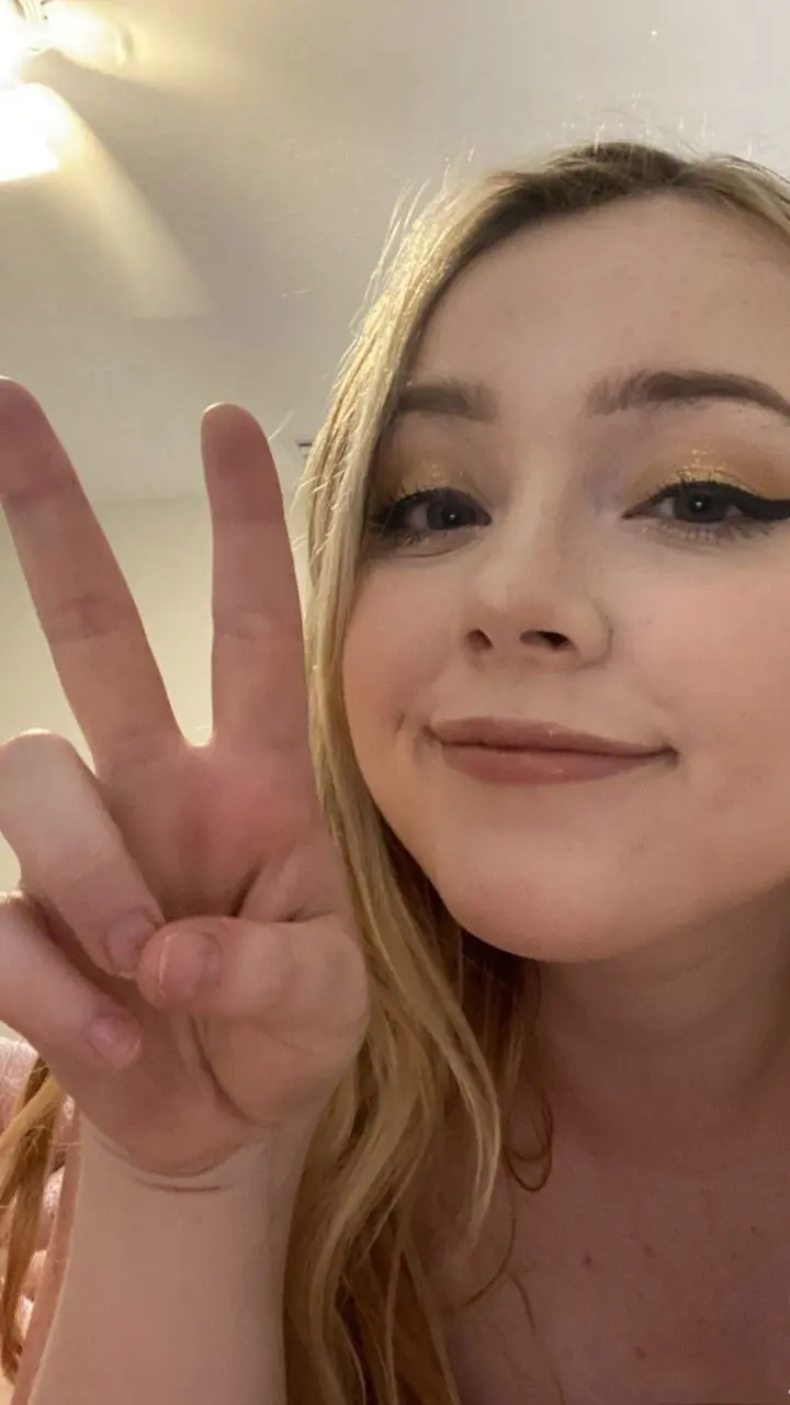 hates52147 (18) female from US - sexting partner