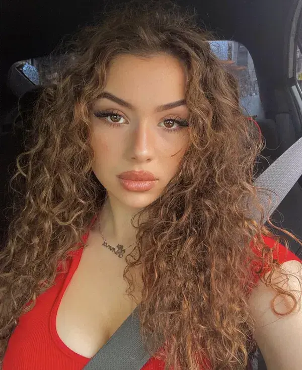 haxomi2708 (18) female from US - sexting partner