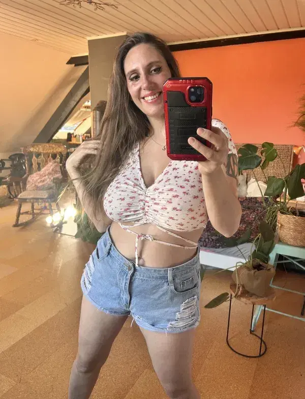 hegipi4797 (18) female from GB - sexting partner