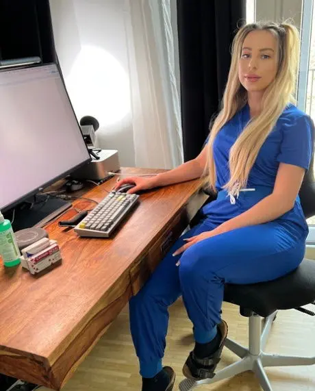 heharod801 (25) female from GB - sexting partner