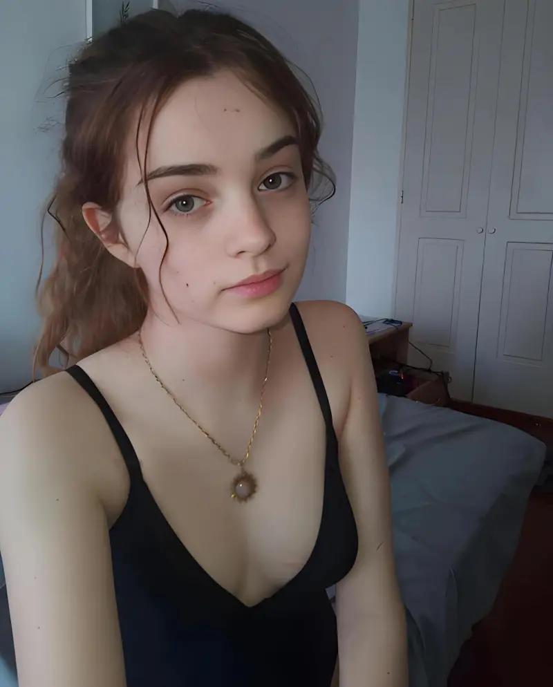 henatek971 (22) female from US - sexting partner