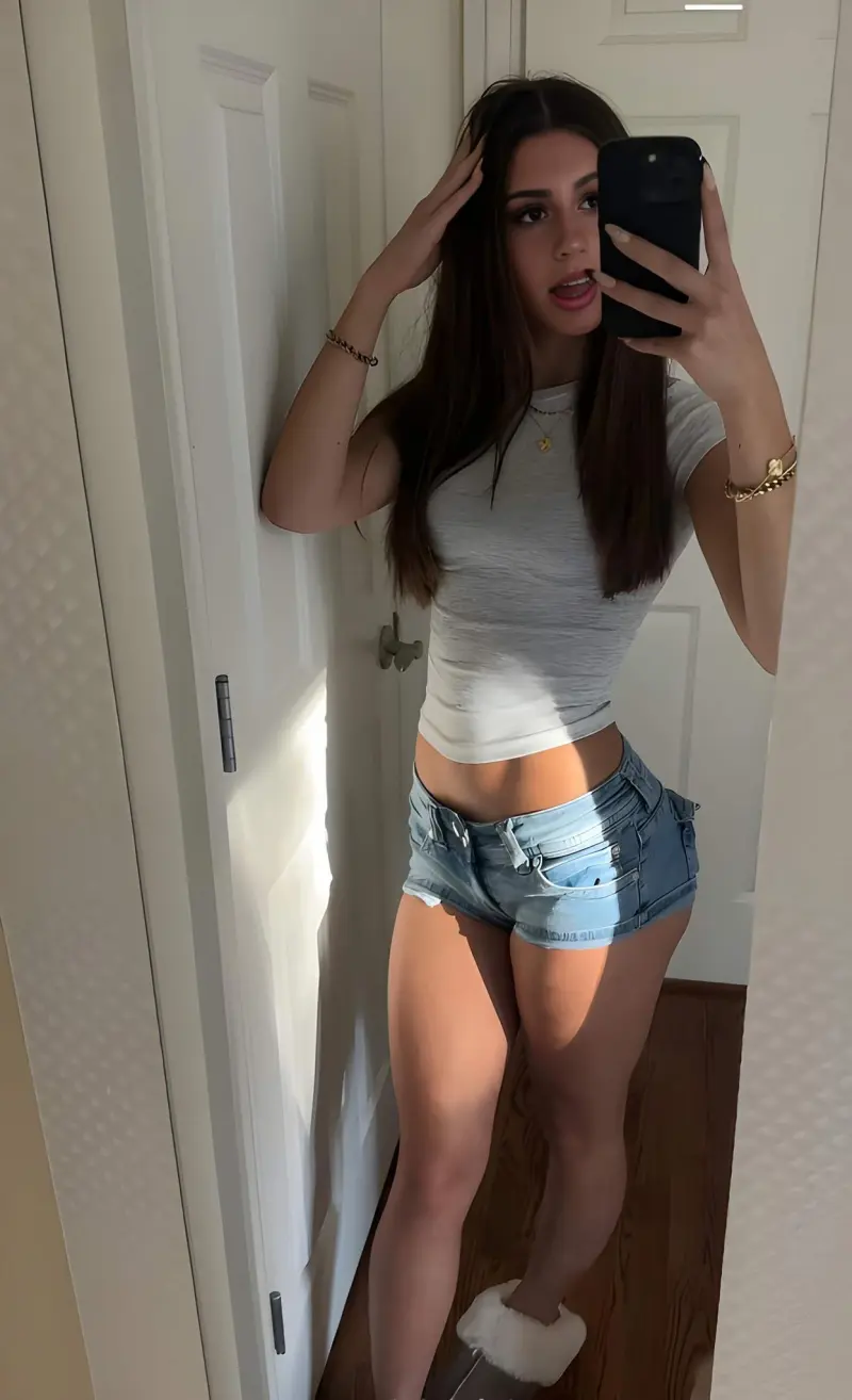 hetiv75096 (22) female from GB - sexting partner