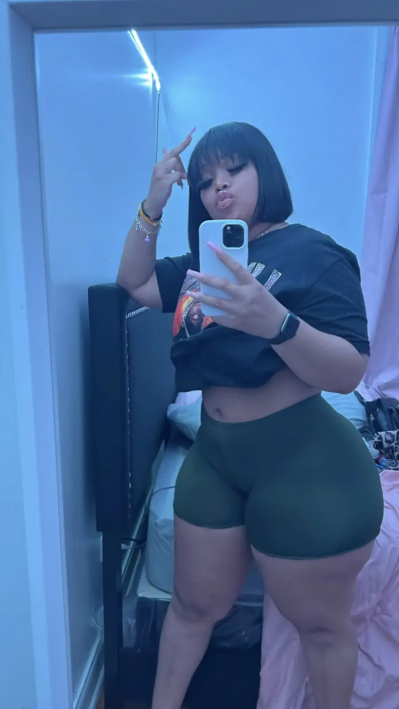 hevafap725 (28) female from US - sexting partner