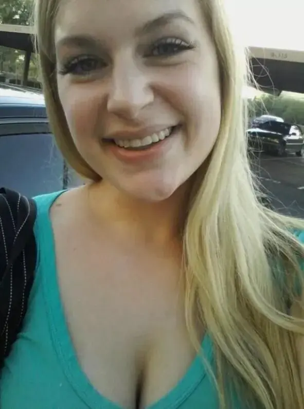 hevaxa7468 (18) female from US - sexting partner