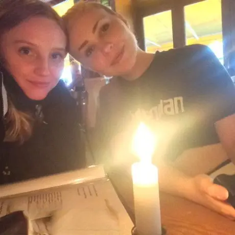 hewat73468 (20) female from US - sexting partner