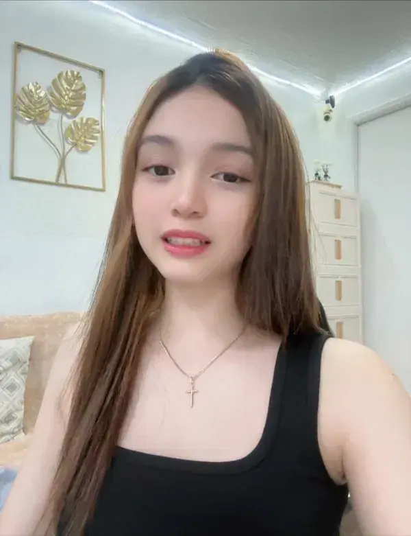 hewil27616 (22) female from US - sexting partner