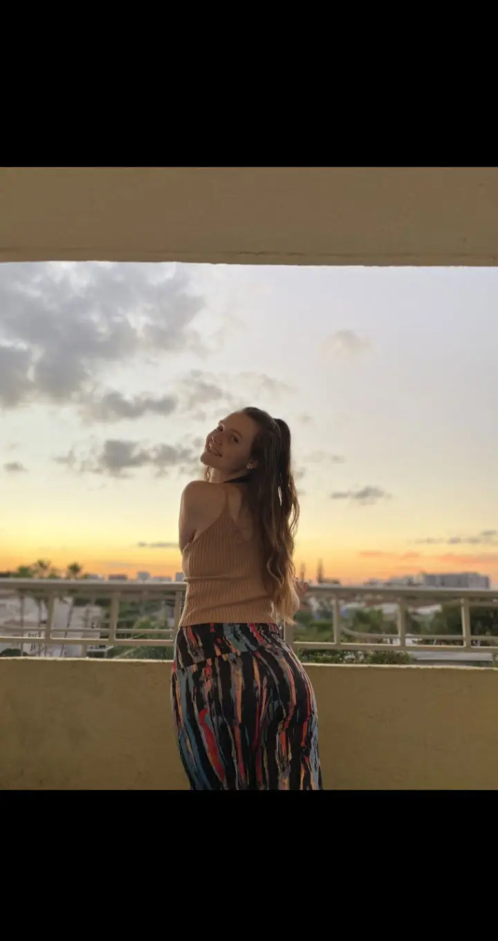 hewosaf832 (25) female from GB - sexting partner