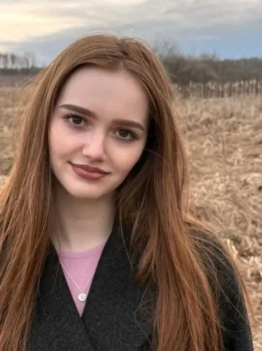 hgomuxf (25) female from CA - sexting partner