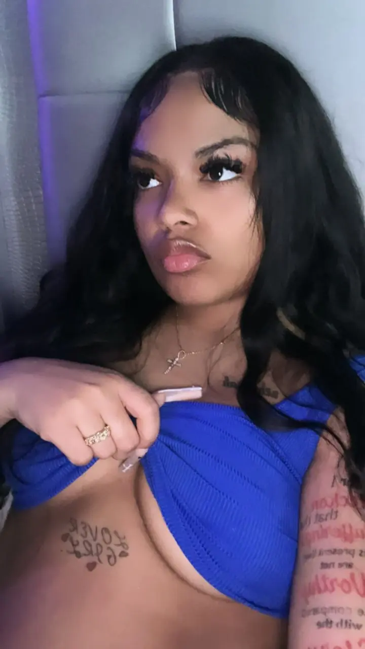 hifer49709 (18) female from AU - sexting partner