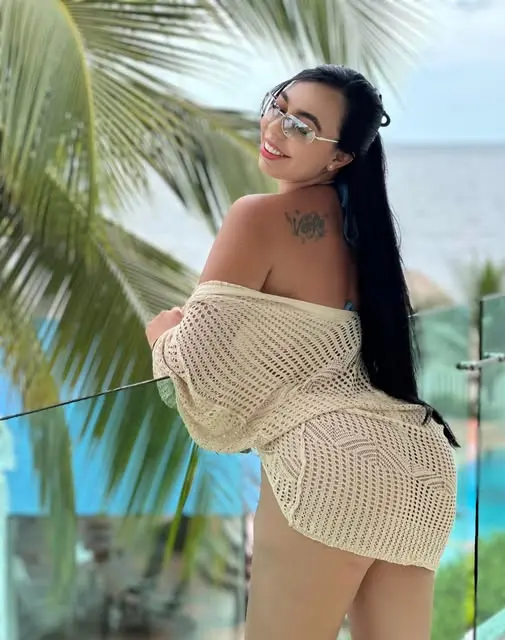 hifim62774 (18) female from GB - sexting partner