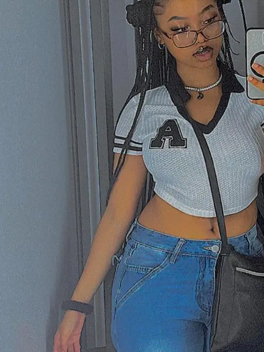 hosabet220 (18) female from US - sexting partner