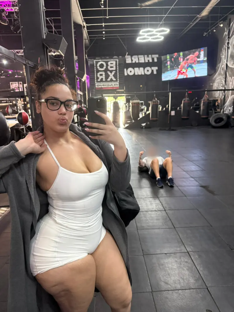 hotcharlotte - 18 years old female from United States sexting partner