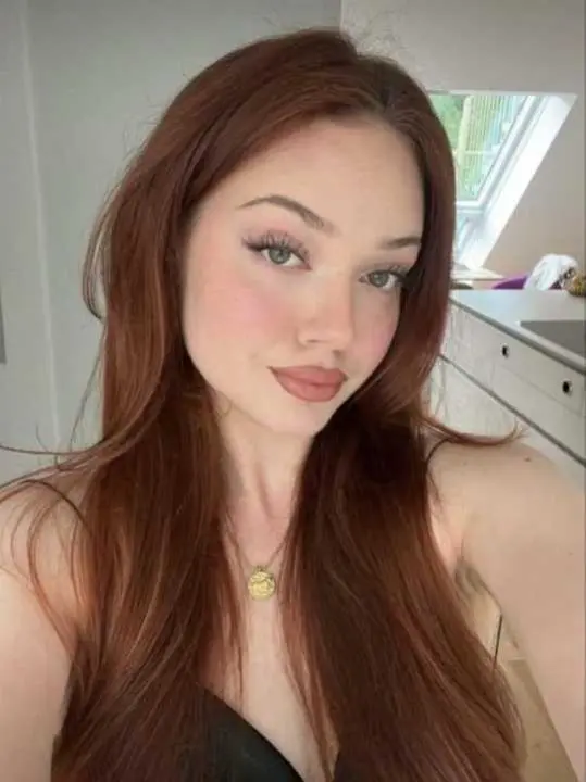 hulybe (18) female from US - sexting partner