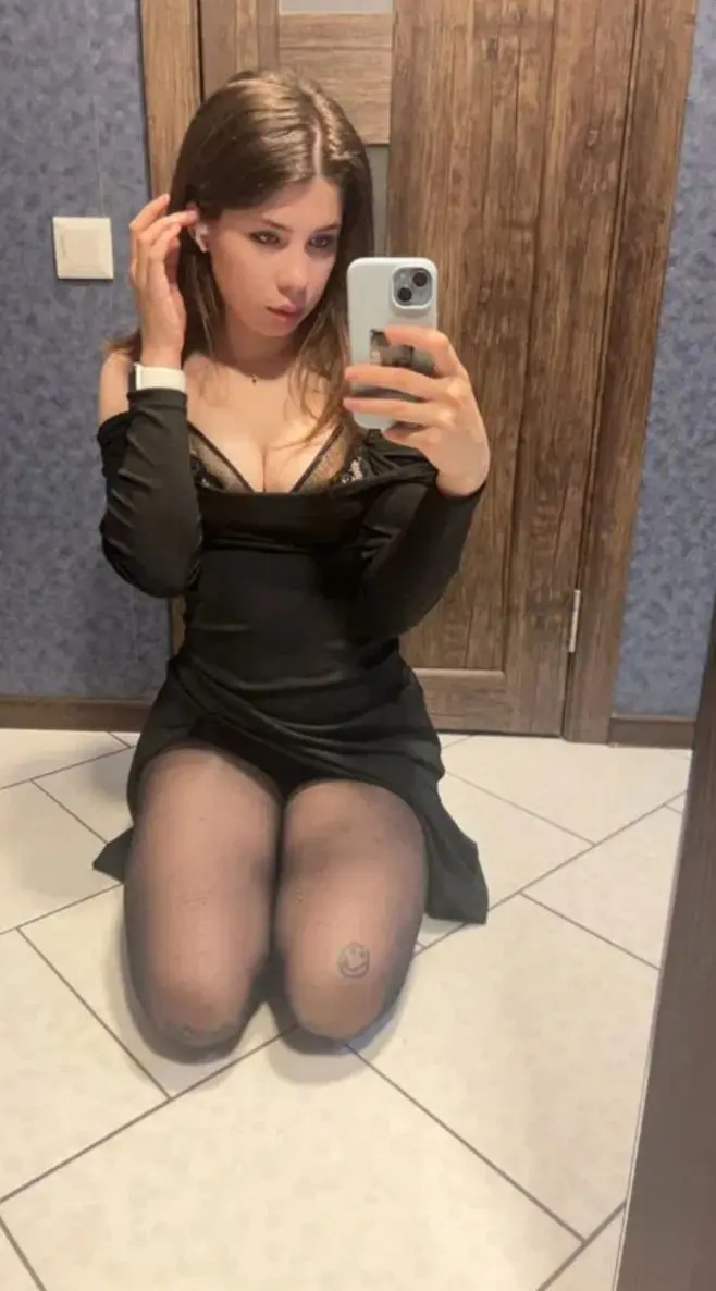 ioqflv (22) female from US - sexting partner