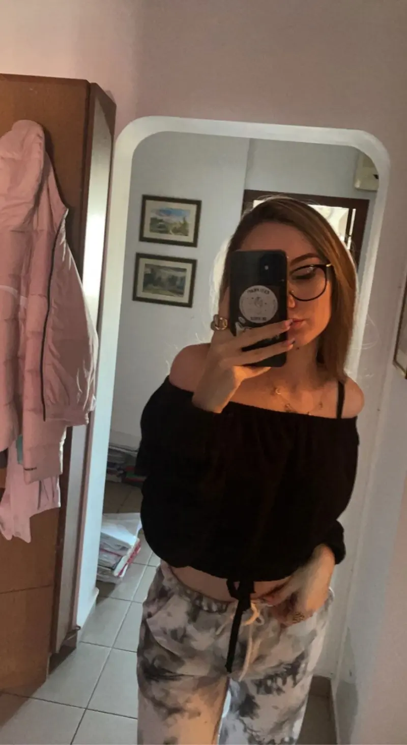 jacklin3131x3131 (18) female from US - sexting partner