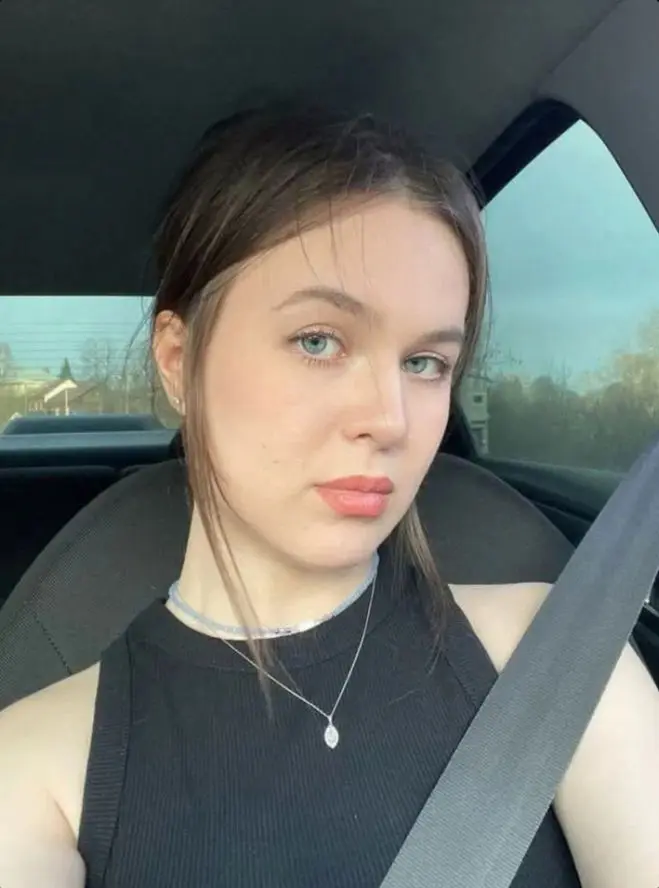 jaqocoso (18) female from US - sexting partner