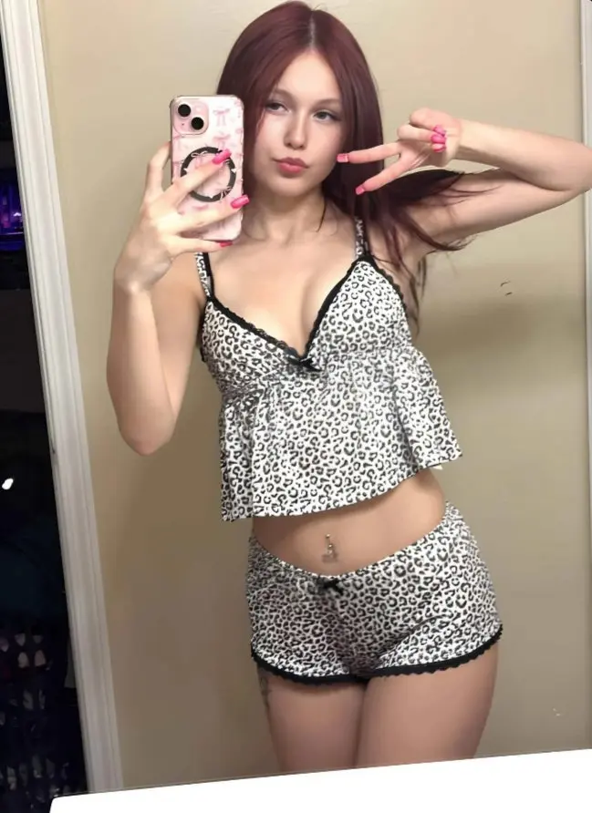 jarcay (18) female from US - sexting partner