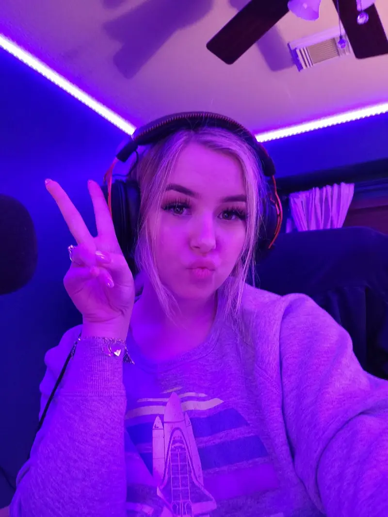 jasaye3969 (20) female from GB - sexting partner