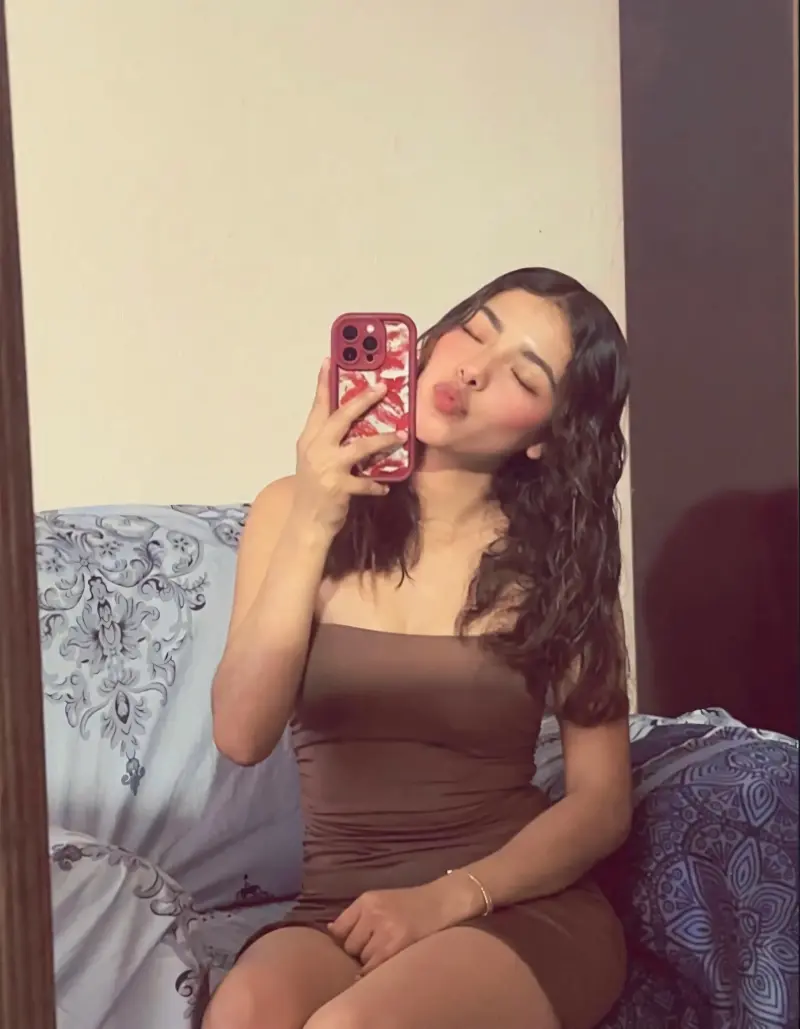 jatipaf431 (23) female from GB - sexting partner