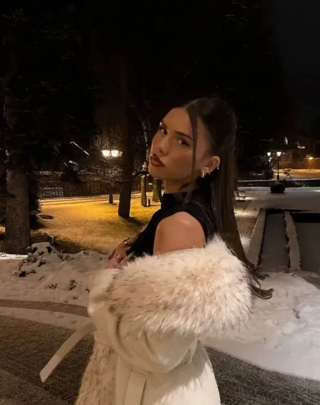 jawefana (18) female from GB - sexting partner