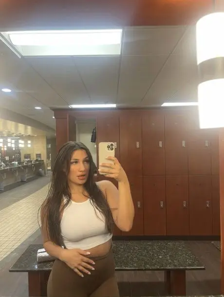 jefin87999 (18) female from CA - sexting partner