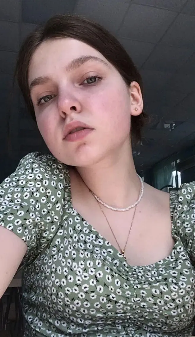 jefomako (18) female from GB - sexting partner