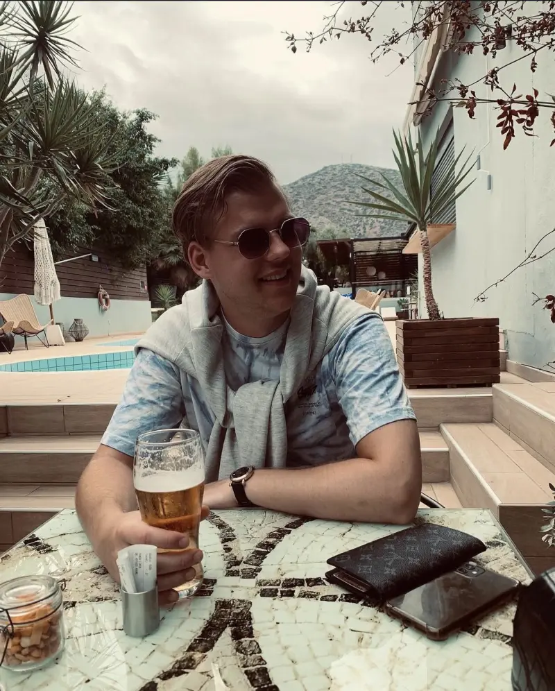 jefvenom9 (18) male from NL - sexting partner