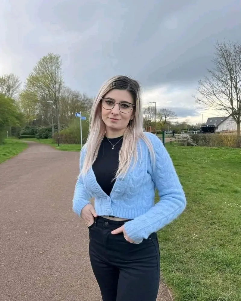 jegapaqa (18) female from CZ - sexting partner