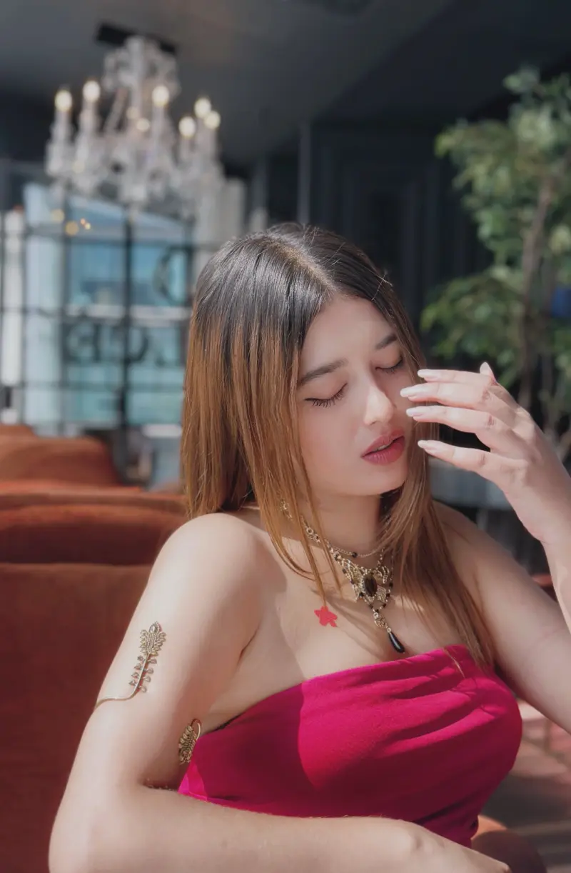 jenapeg630 (18) female from GB - sexting partner