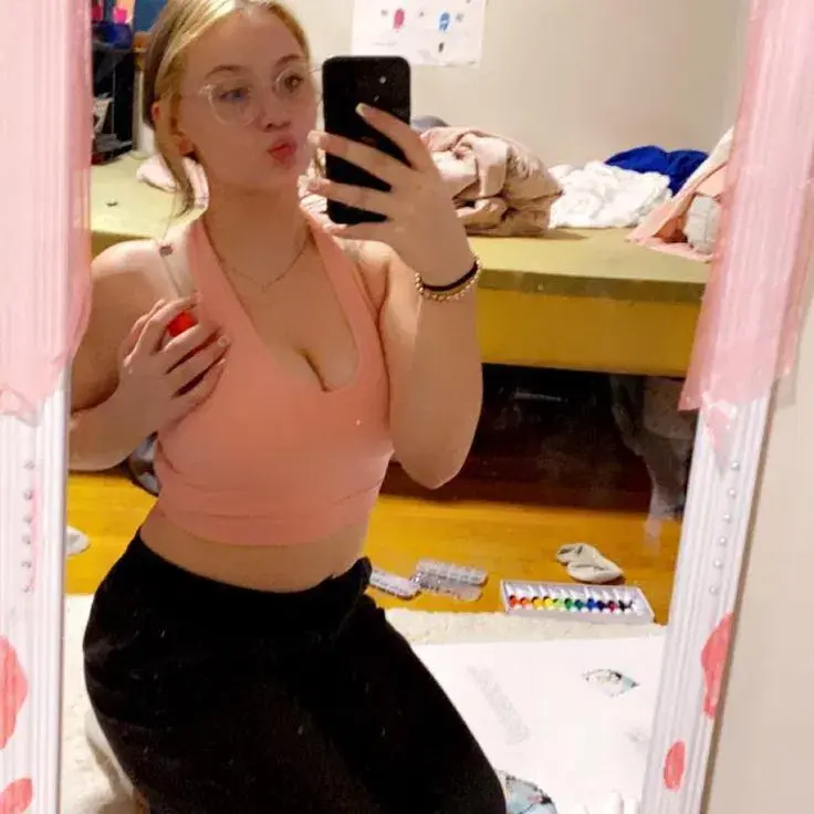 jenetom756 (22) female from DK - sexting partner