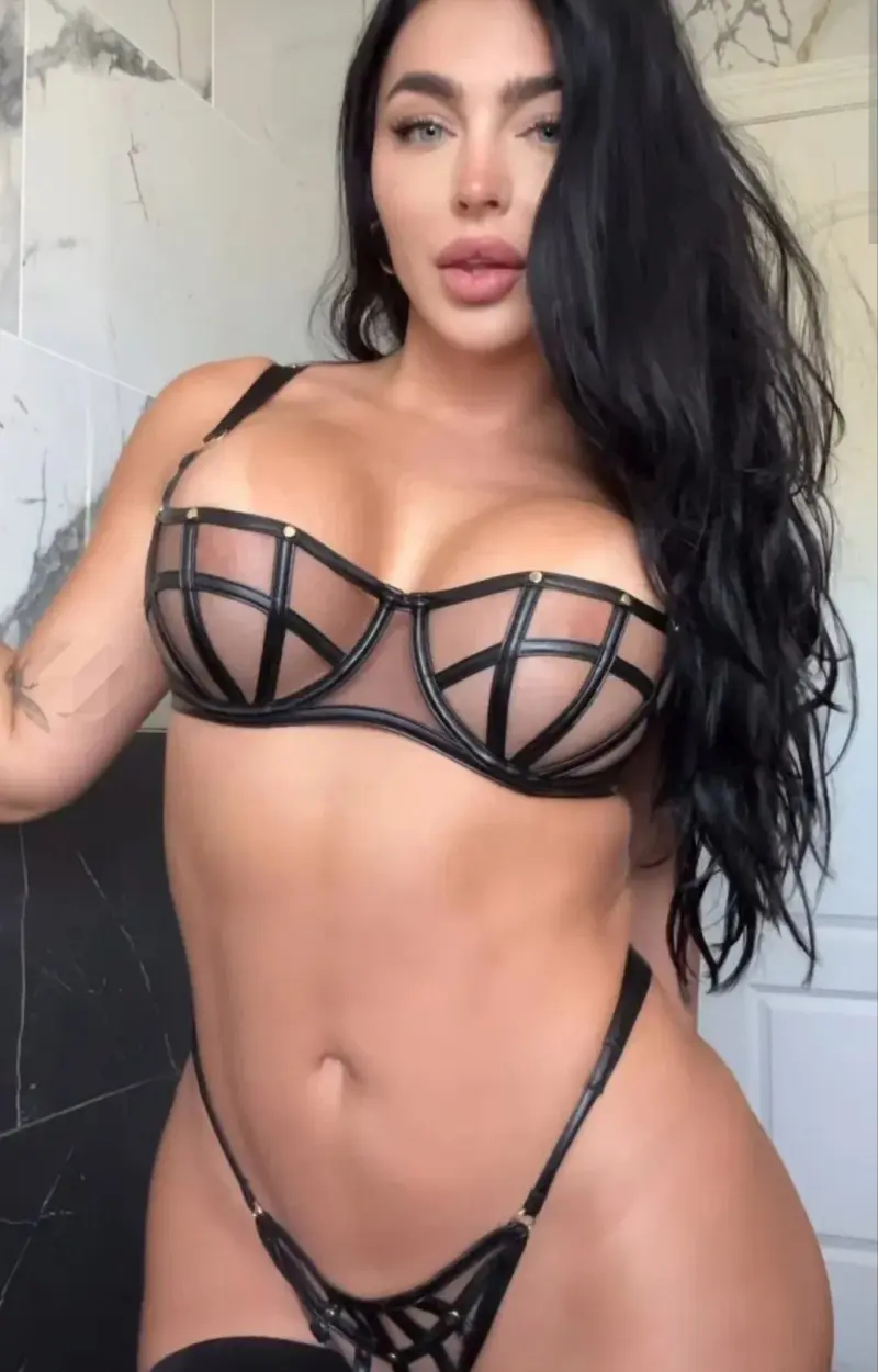 jhfhnc (18) female from US - sexting partner