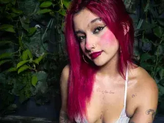 jigafod555 (18) female from US - sexting partner