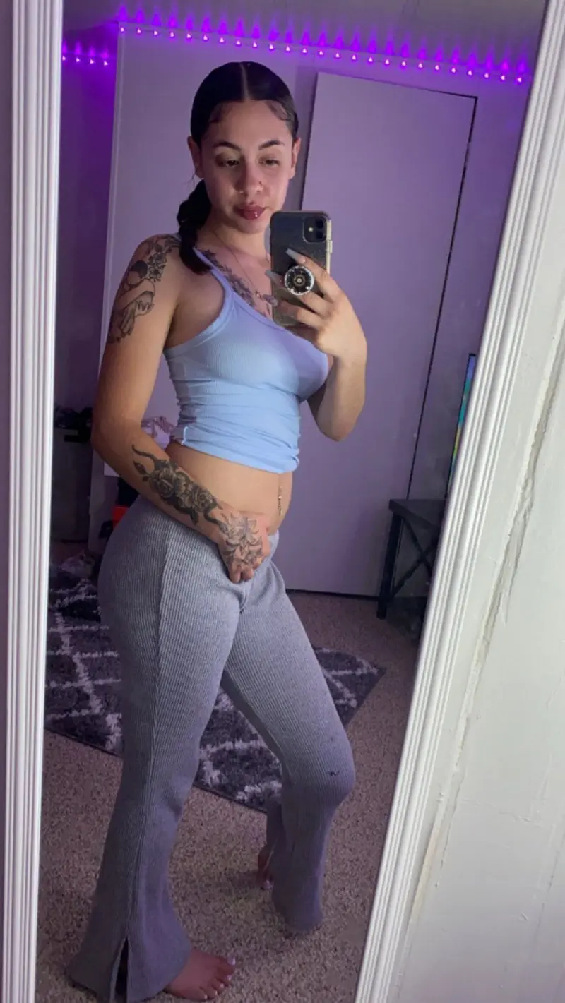 jikeqyge (23) female from DE - sexting partner