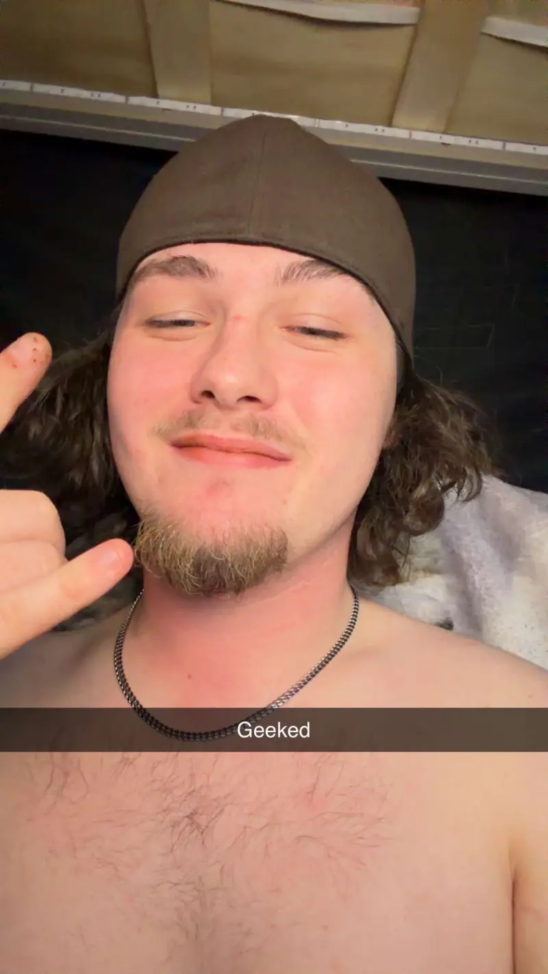 jimmallspam (18) male from US - sexting partner