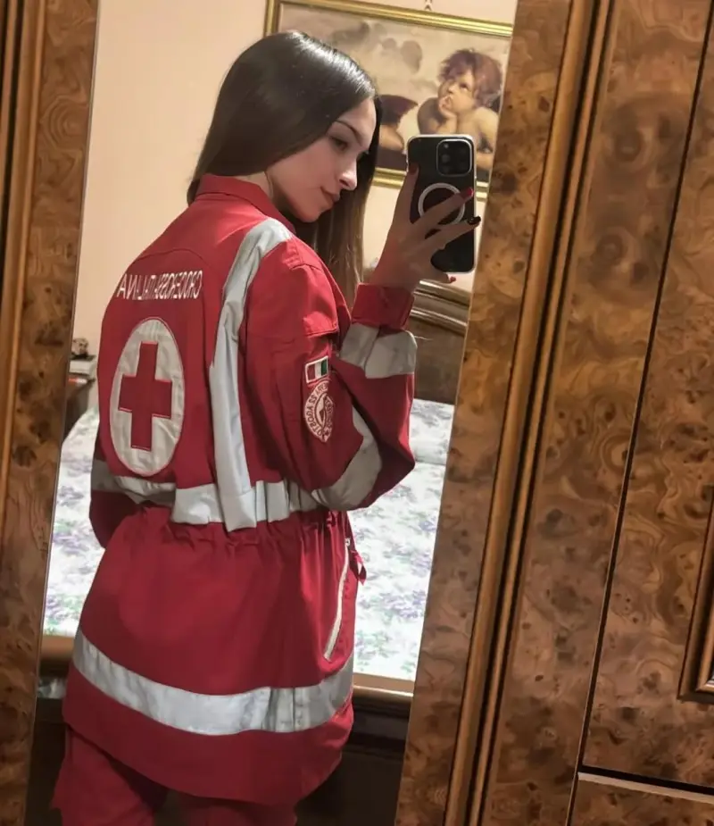 jinafork (21) female from US - sexting partner