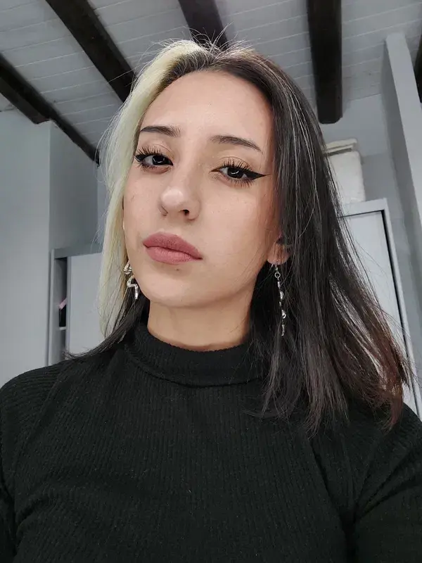 jiras58065 (21) female from BE - sexting partner