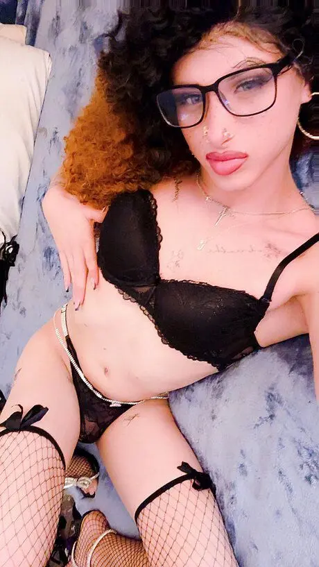 jixor74743 (21) female from AU - sexting partner