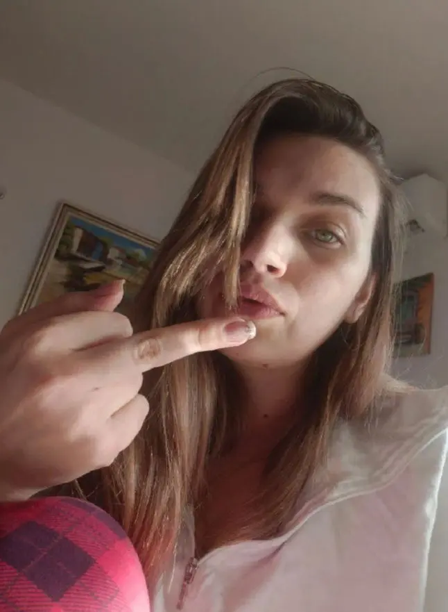 jkku6zoa (18) female from US - sexting partner