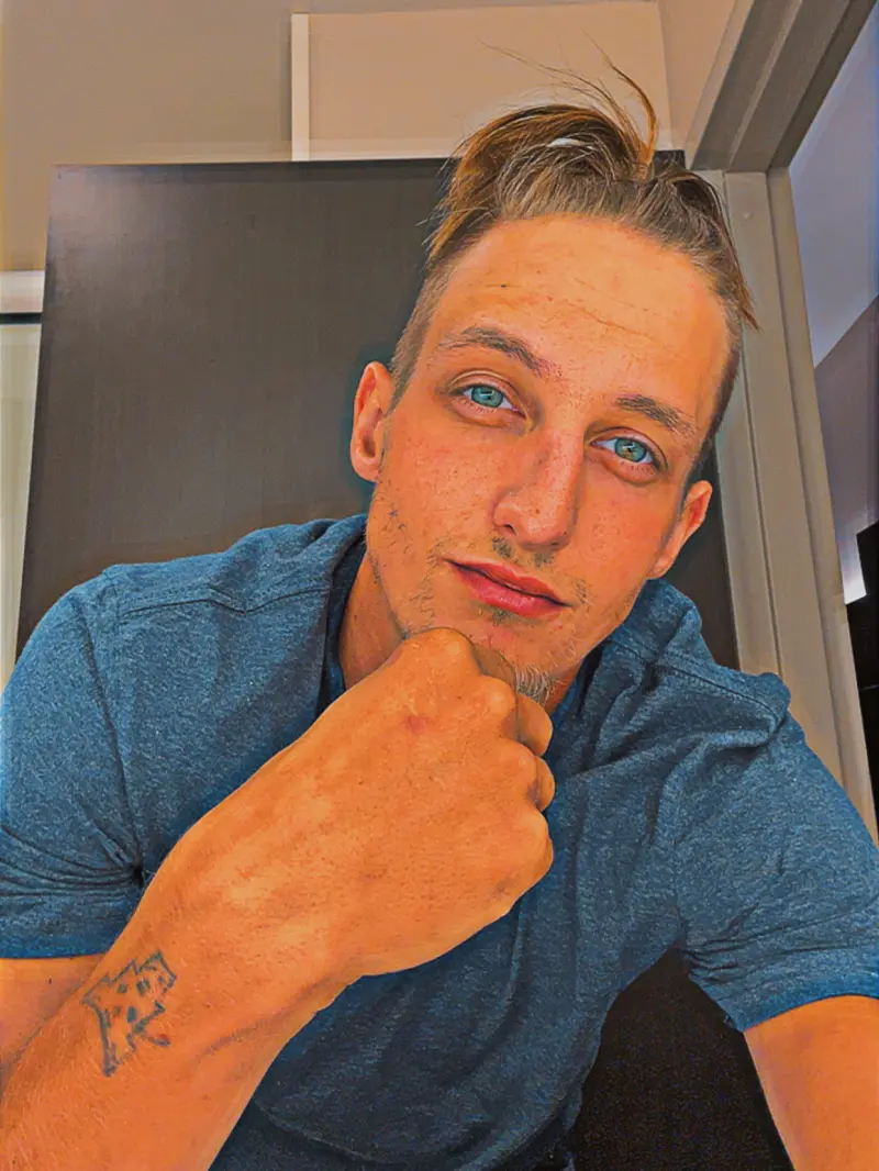 johnnyslayys from US