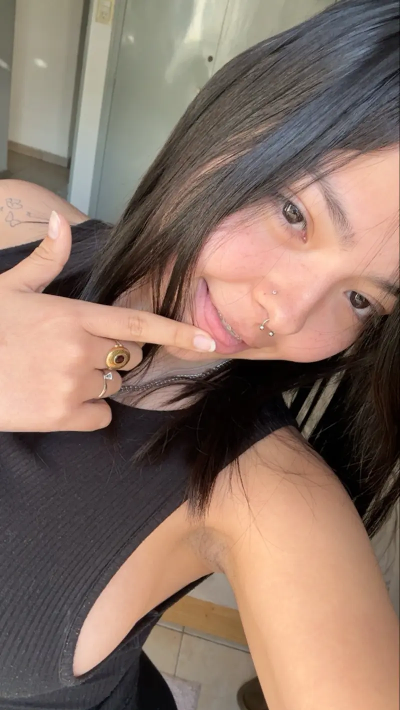 joywayne998 (18) female from US - sexting partner