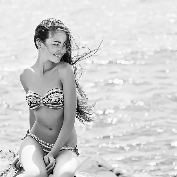 jozige (18) female from GB - sexting partner