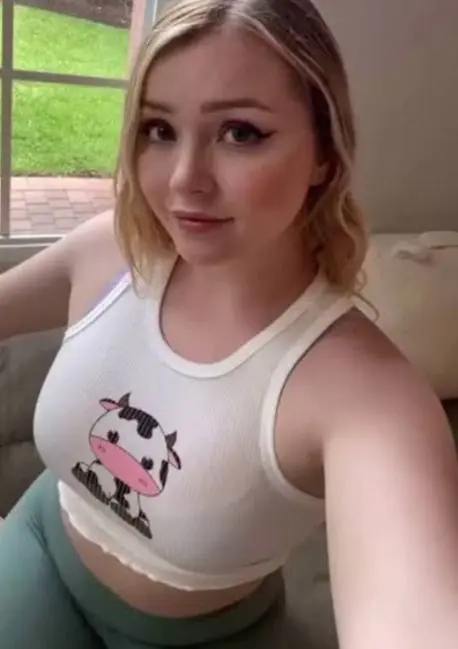 jutele (21) female from US - sexting partner