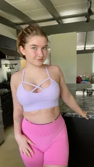 kadihin246 (18) female from US - sexting partner