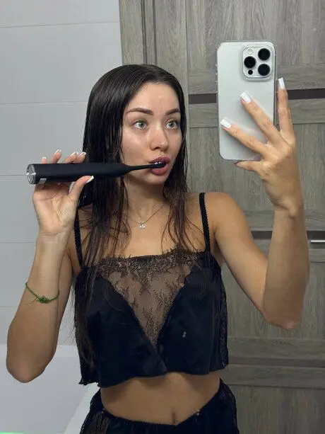 kahame7251 (25) female from US - sexting partner