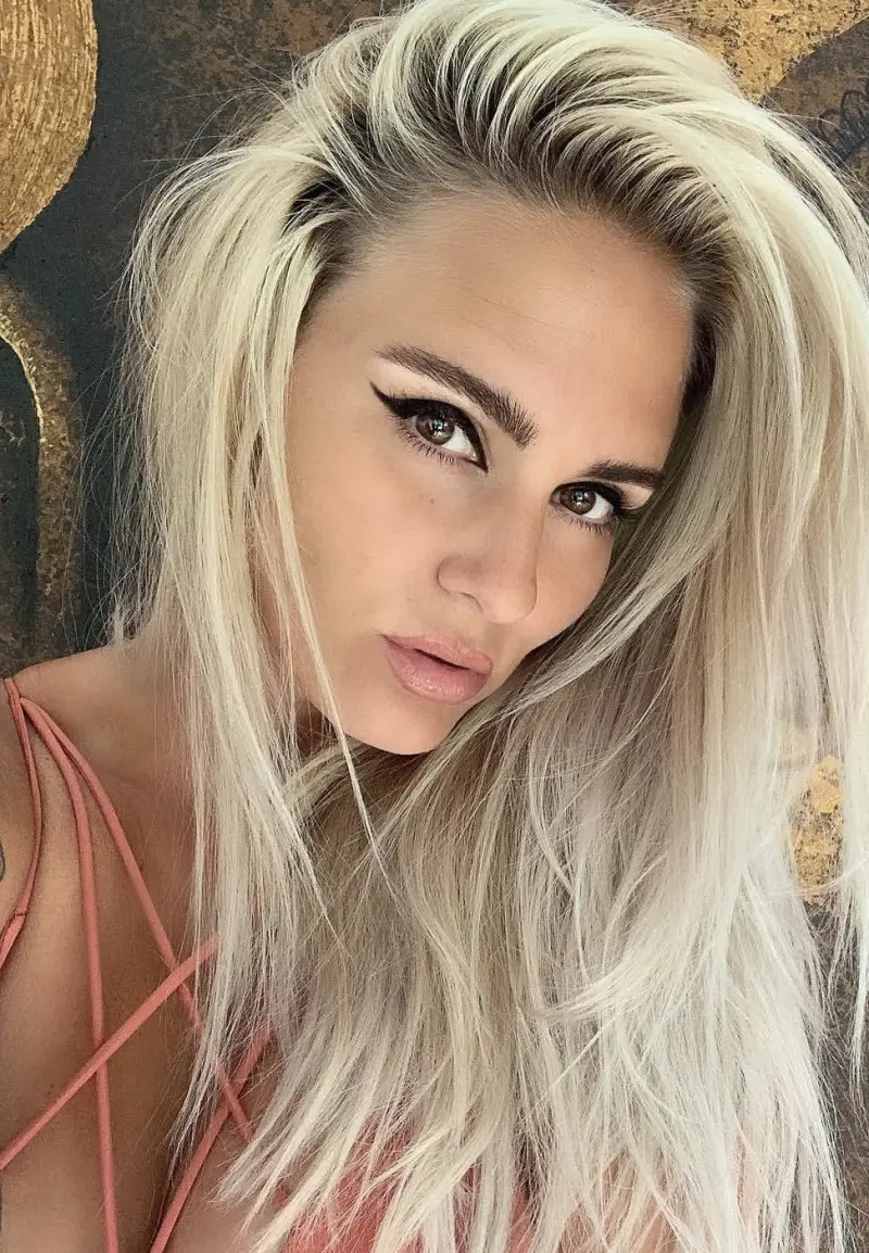 kate20 (18) female from US - sexting partner