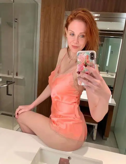 katemelissa3902 (18) female from US - sexting partner